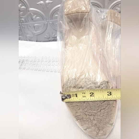 Miu Miu JEWELED HEELS Open Toe Pumps Patent Leather Tan Beige Sz 40 Wedding Prom - Picture 15 of 16